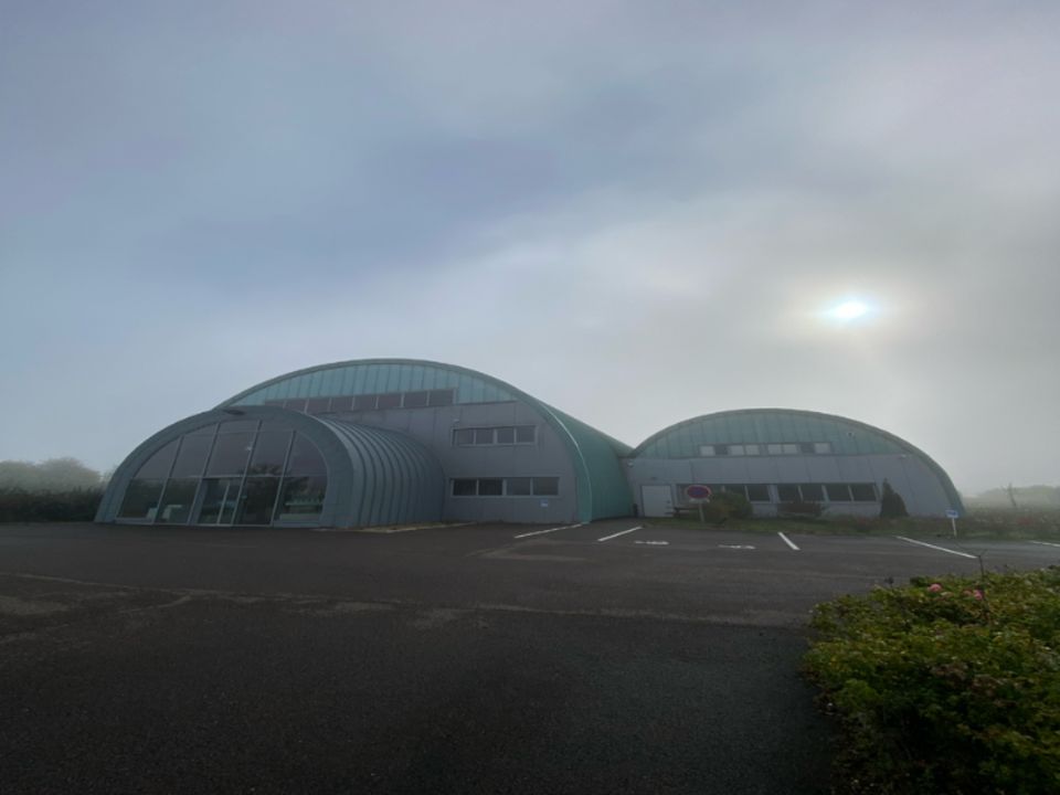 Location local d''activites 1200 m² non divisibles