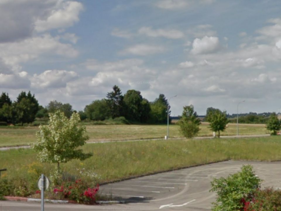 Vente terrain 18323 m² divisibles à partir de 9103 m²