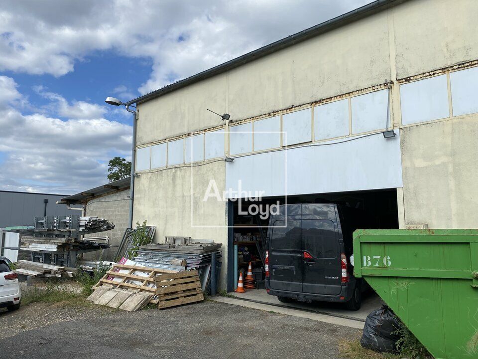 Vente local d''activites 800 m² non divisibles