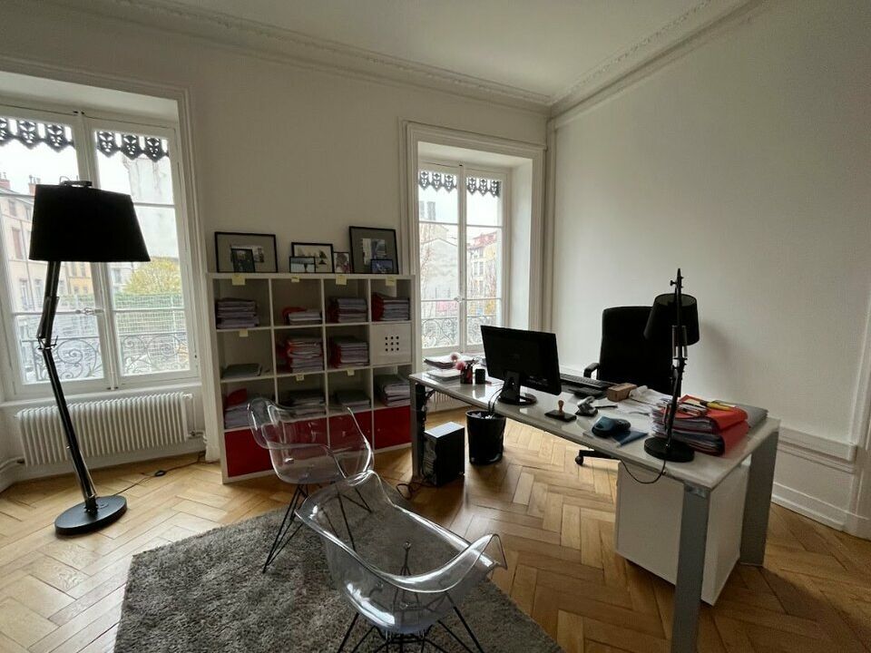 Vente bureaux 128 m² non divisibles