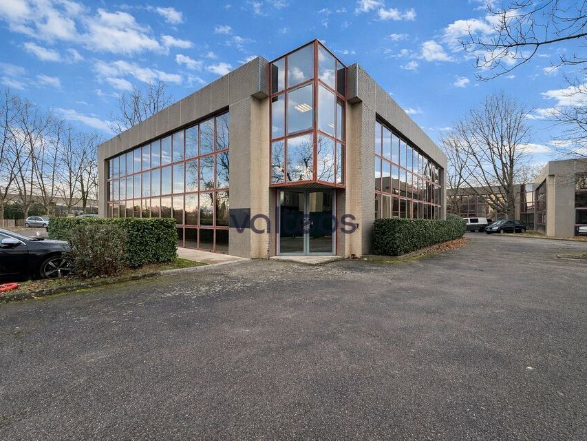 Location bureaux 621.73 m² divisibles à partir de 125.95 m²