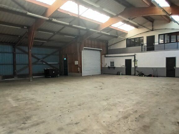 Location local d''activites 552 m² non divisibles