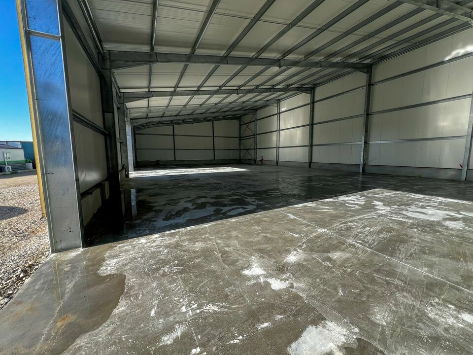 Location local d''activites 750 m² divisibles à partir de 250 m²