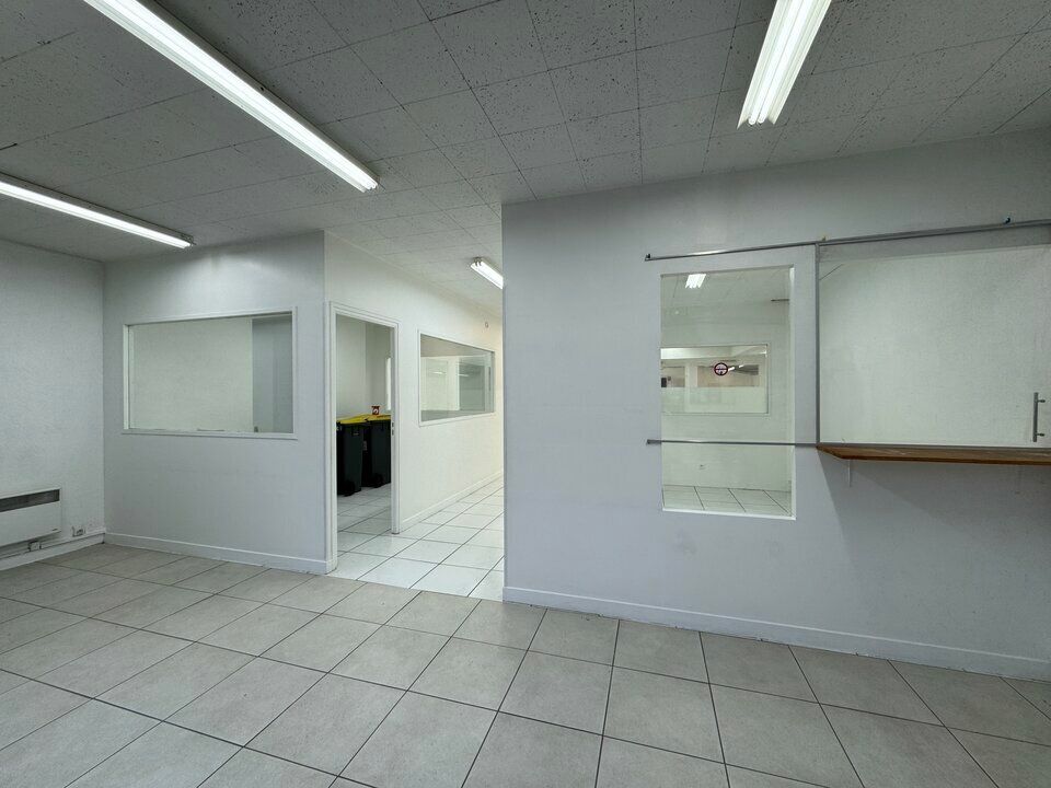 Vente local commercial 196.15 m² non divisibles