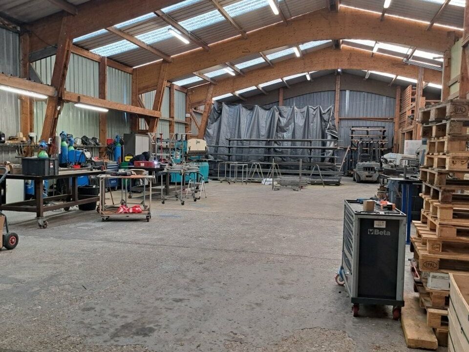 Vente local d''activites 480 m² non divisibles