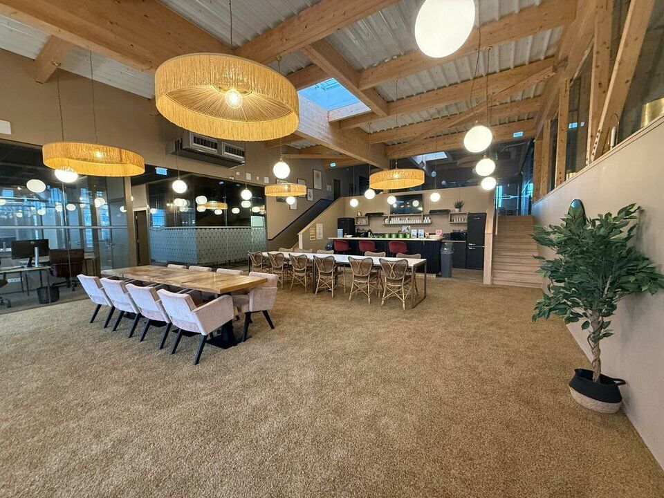 Location bureaux 272.85 m² non divisibles