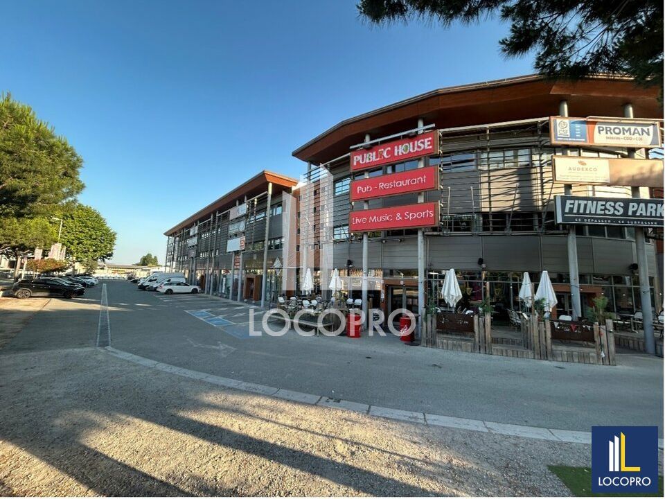 A LOUER - BUREAUX - 434 M2 DIVISIBLES - FREJUS