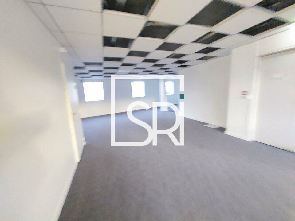 LOCATION PLATEAU BUREAUX RENOVES - ROND-POINT LA PARDIEU - 63100 CLERMONT-FERRAND