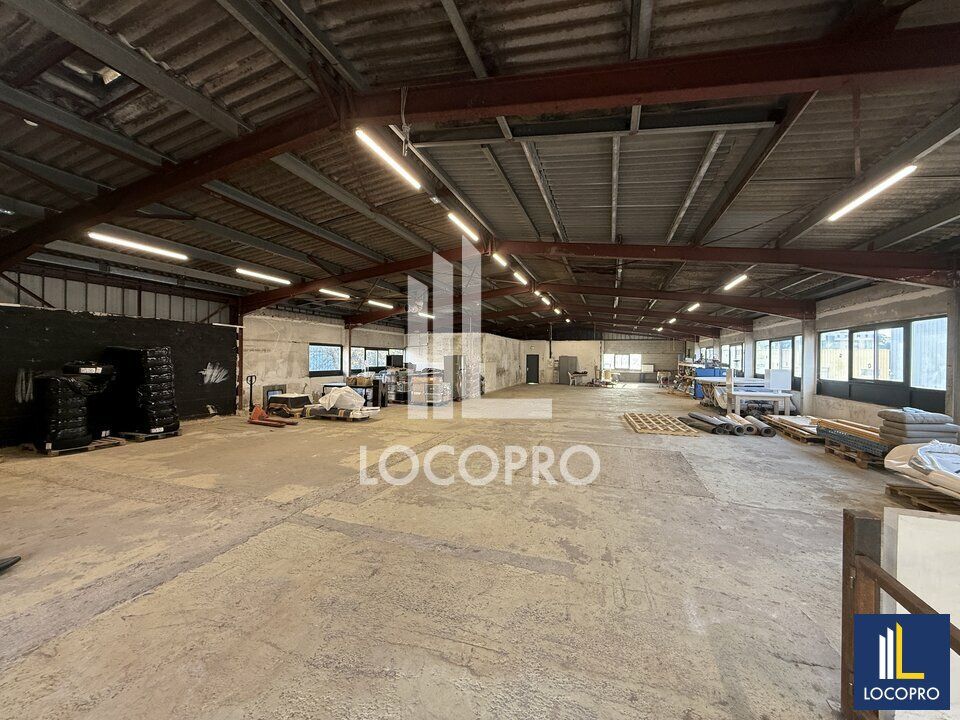 Location local d''activites 600 m² non divisibles