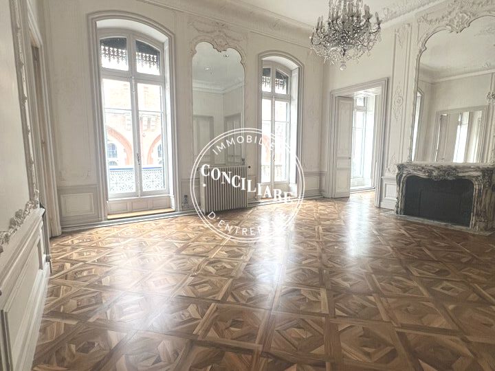 Location bureaux 200 m² non divisibles