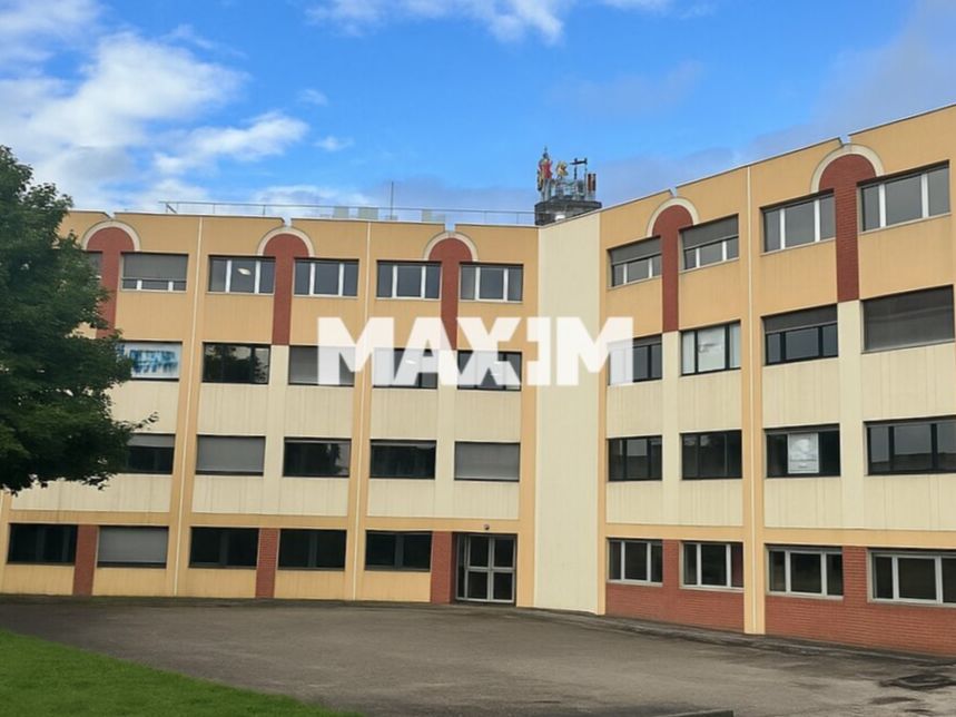 Location bureaux 240 m² non divisibles