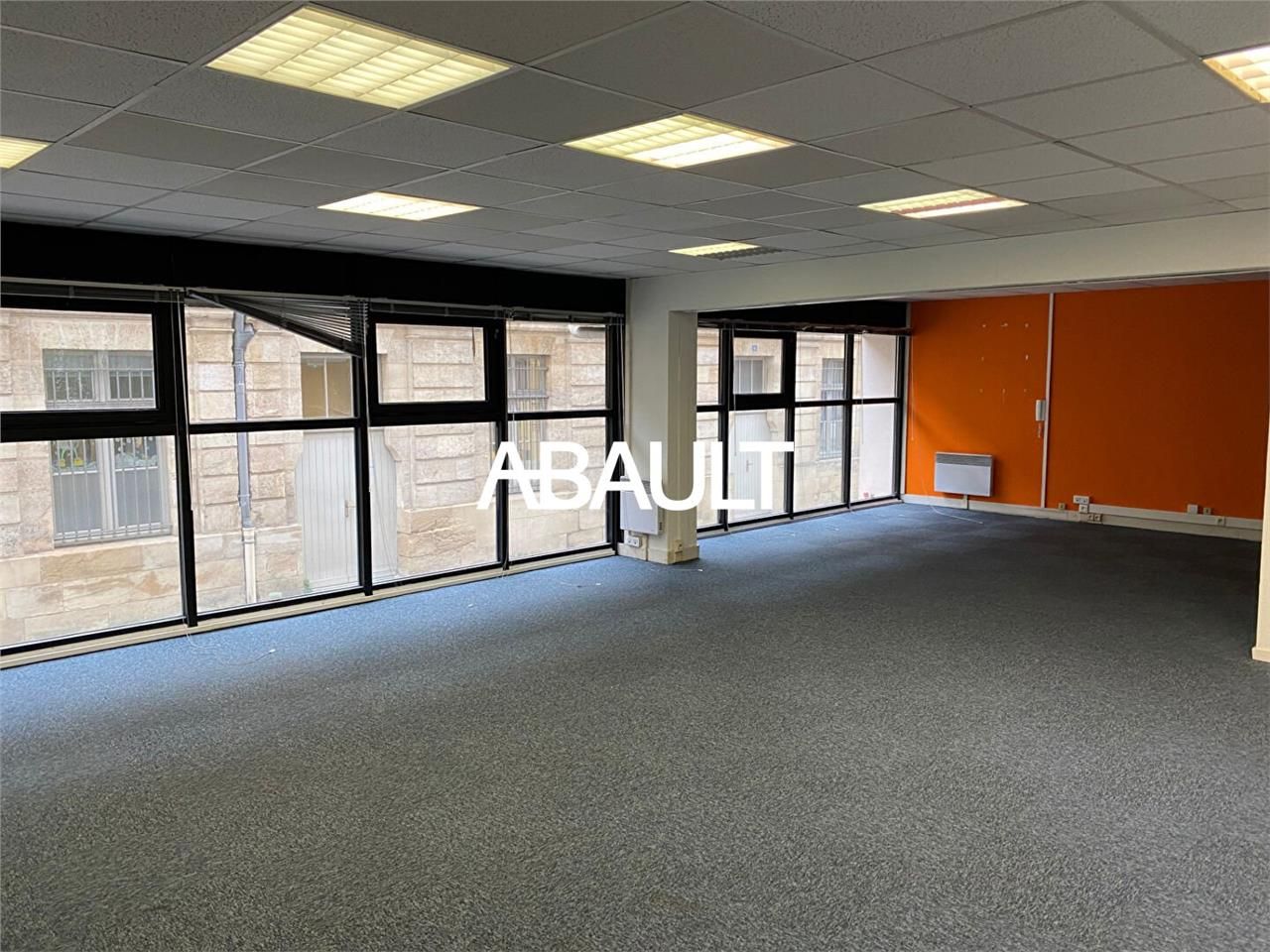 Location bureaux 114 m² non divisibles