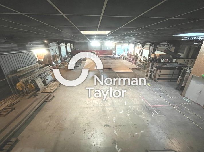 Vente local d''activites 1500 m² non divisibles