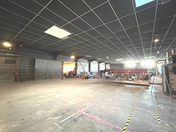 Nouveauté - Bâtiment indépendant a vendre de 1500m2 sur Lunel 