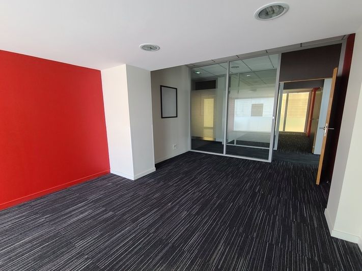 Bureaux de 1 500 m² à vendre – Béziers