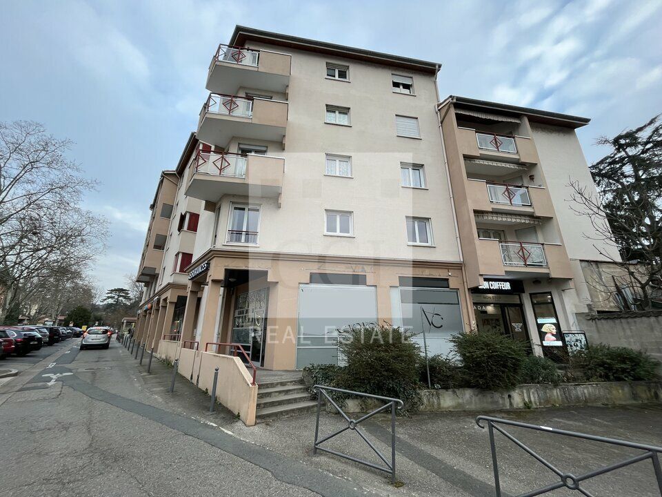 Vente local commercial 66 m² non divisibles