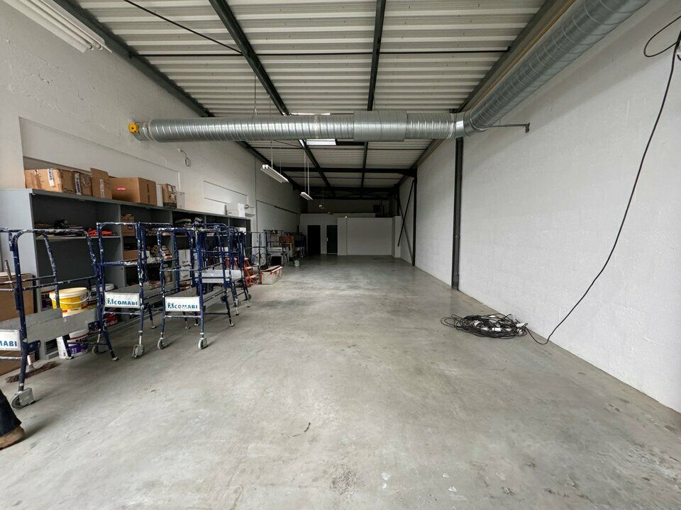 Location local d''activites 731 m² non divisibles