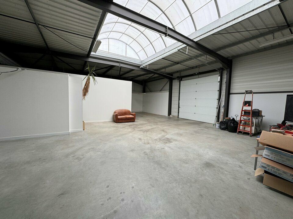 A louer : 731 m² Local d'activités 2 106 m² Terrain - TOURS NORD / Pôle Nord Industries