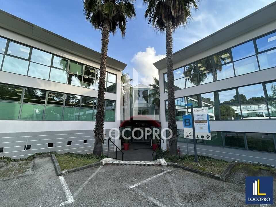 Location bureaux 421.8 m² non divisibles