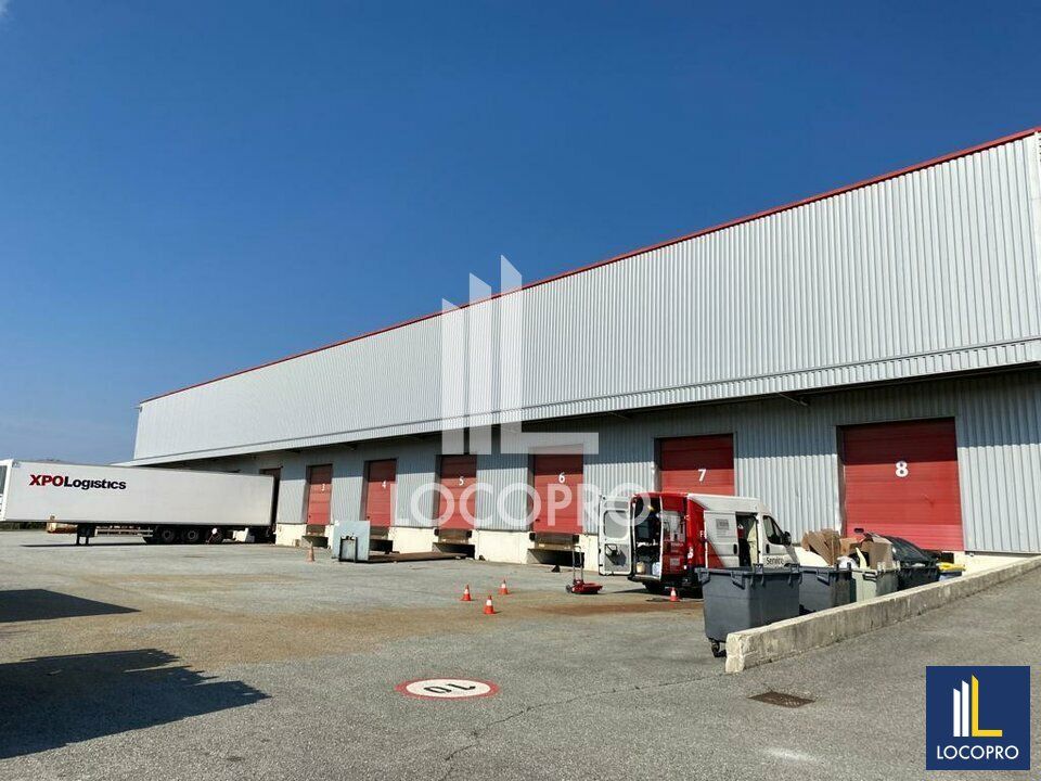 A VENDRE OU A LOUER - ENTREPOT - 5 400 M2 - SAINT RAPHAEL