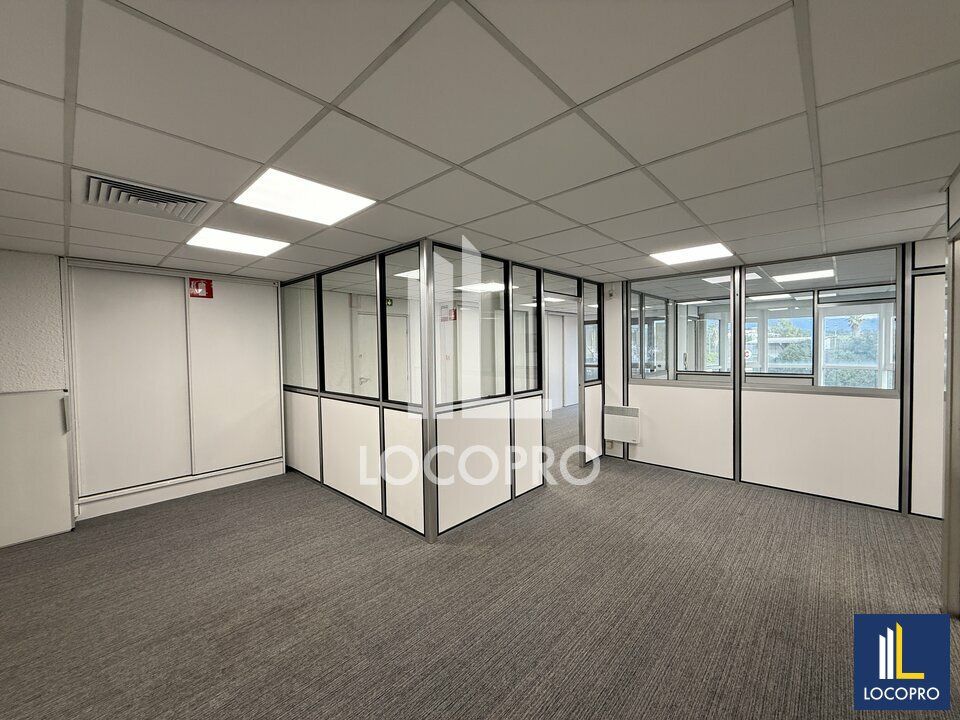 Location bureaux 113 m² non divisibles