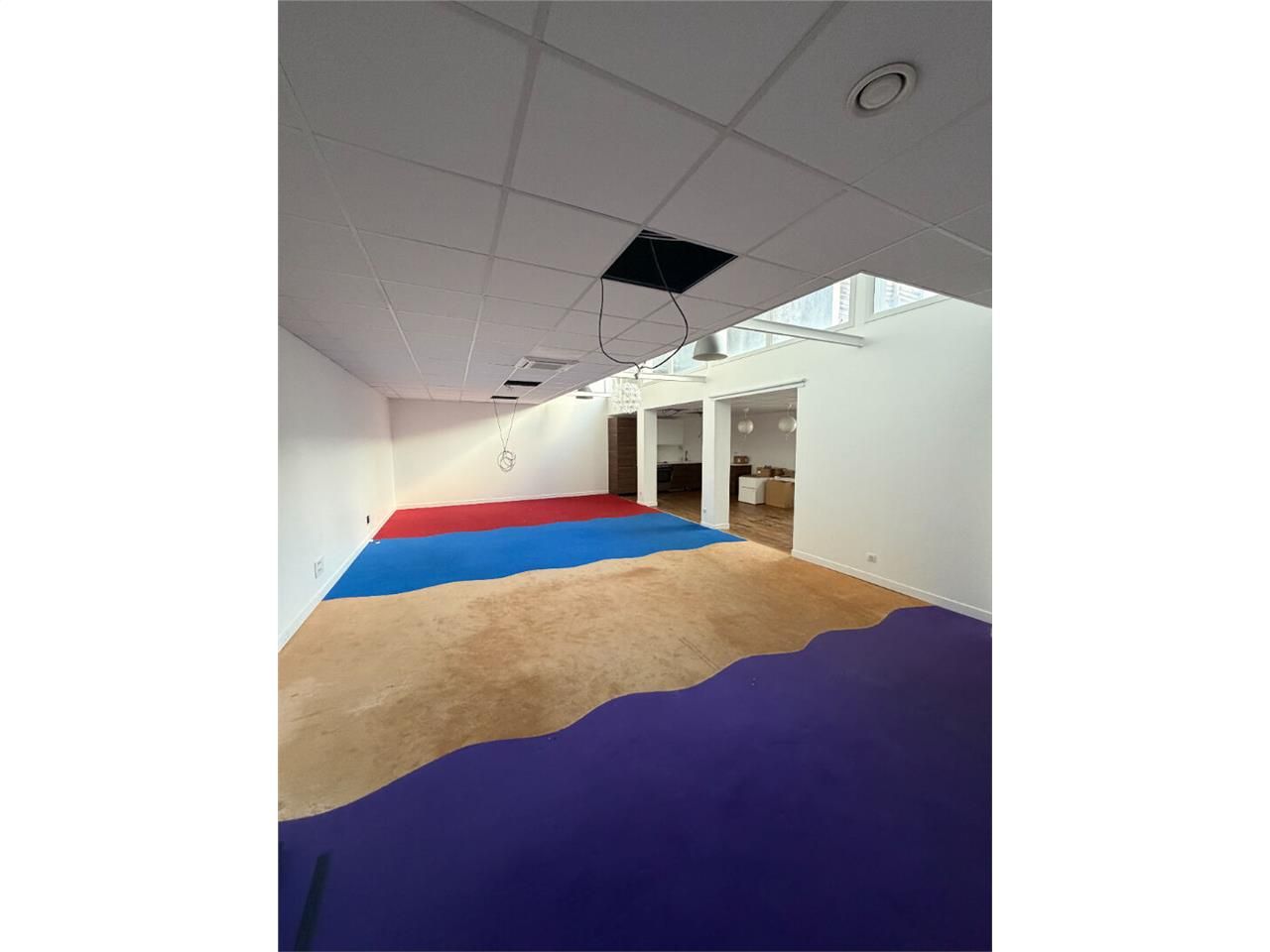 Location local commercial 270.00 m² à LIMOGES