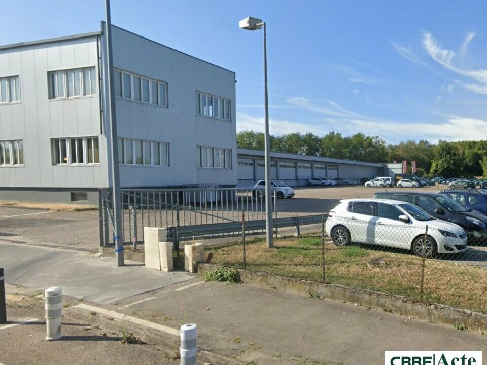 Location local d''activites 642 m² non divisibles
