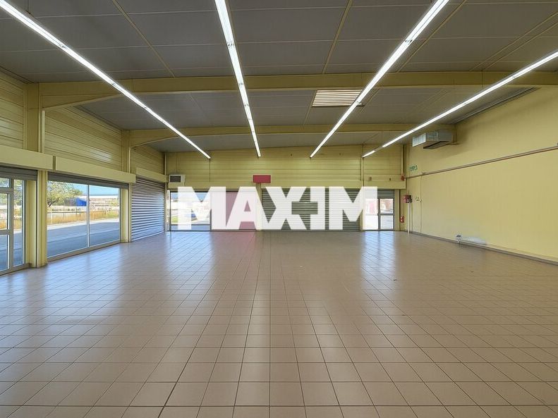 Locaux commerciaux 1.161 m²  – Chenôve / Dijon Sud – Emplacement prime