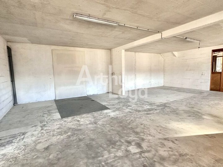 Location local d''activites 166 m² non divisibles