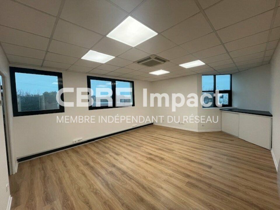 Location bureaux 117 m² non divisibles