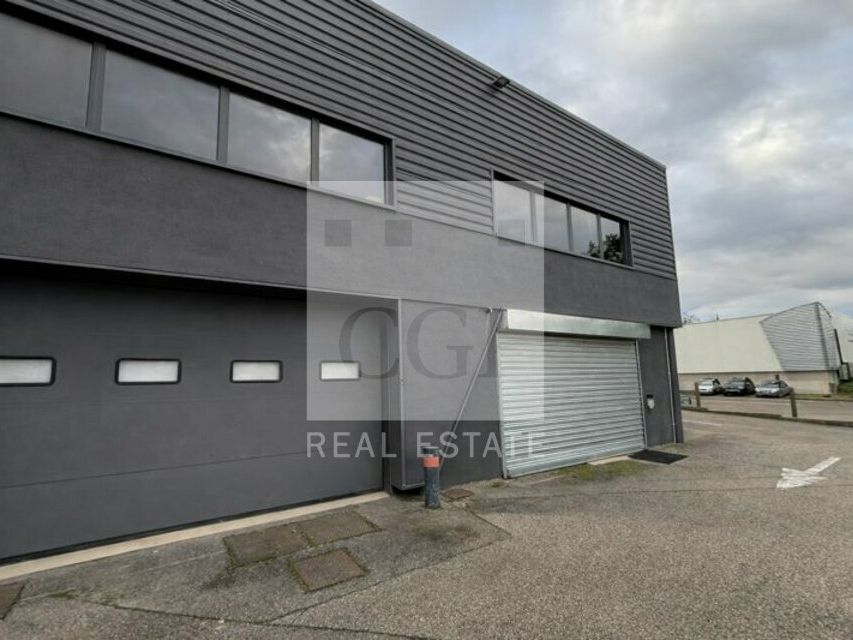 LOCAUX D'ACTIVITES A LOUER - DARDILLY - A PARTIR DE 268 m²