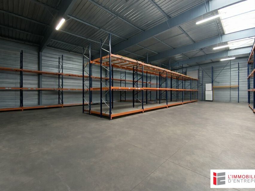 Vente local d''activites 1025 m² non divisibles