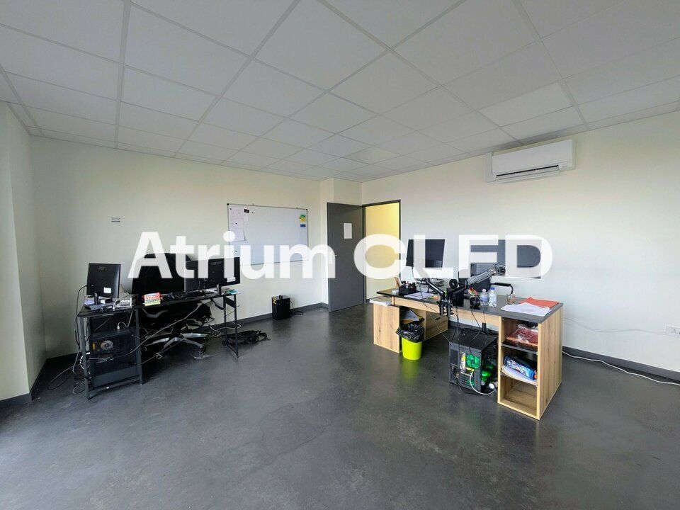 LOCATION BUREAUX RDC PMR 102m² - ROMAGNAT