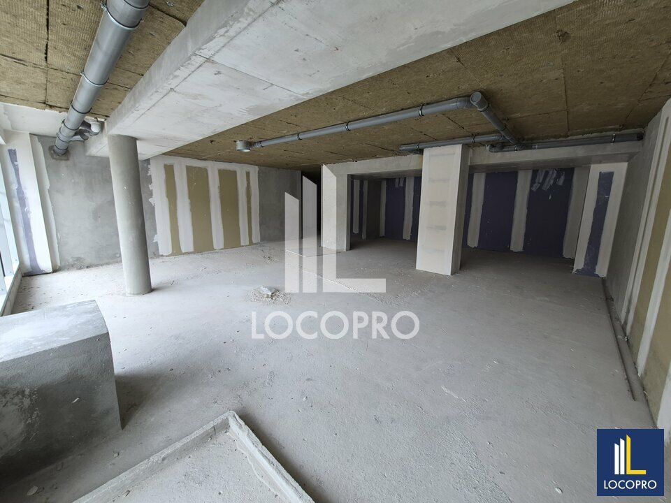 A LOUER - LOCAL COMMERCIAL - 94 M2 - NICE EST