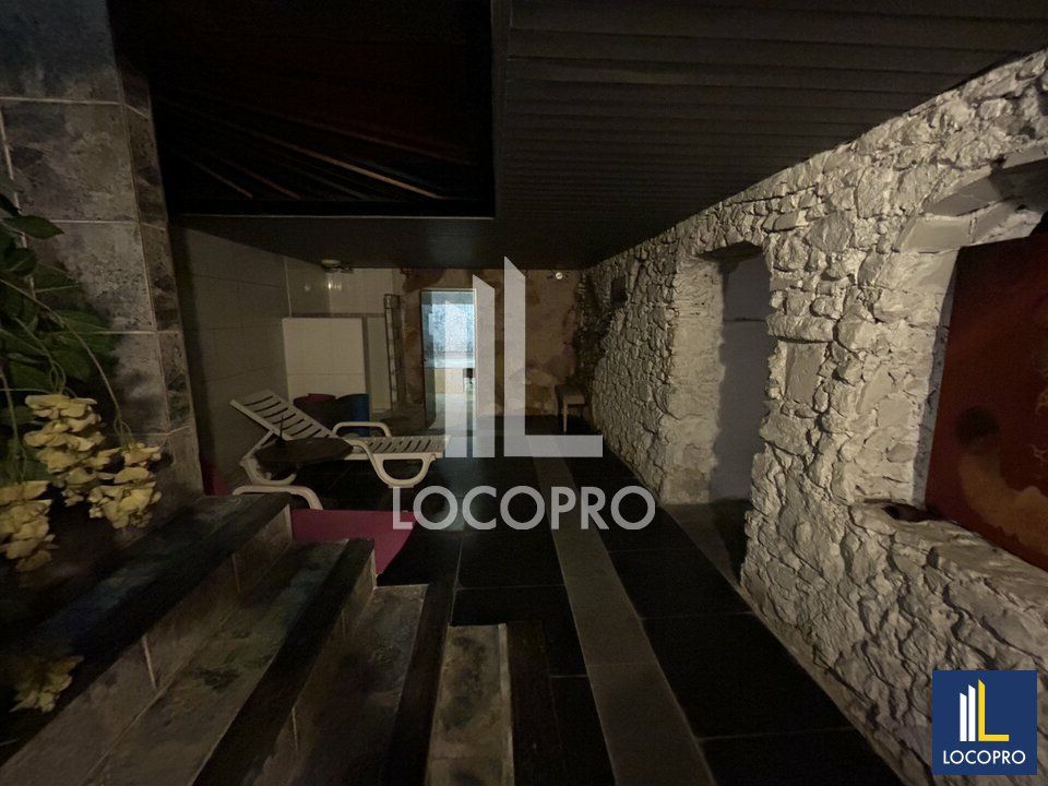 LOCATION PURE - AVEC EXTRACTION - 380m2 - CANNES BANANE 