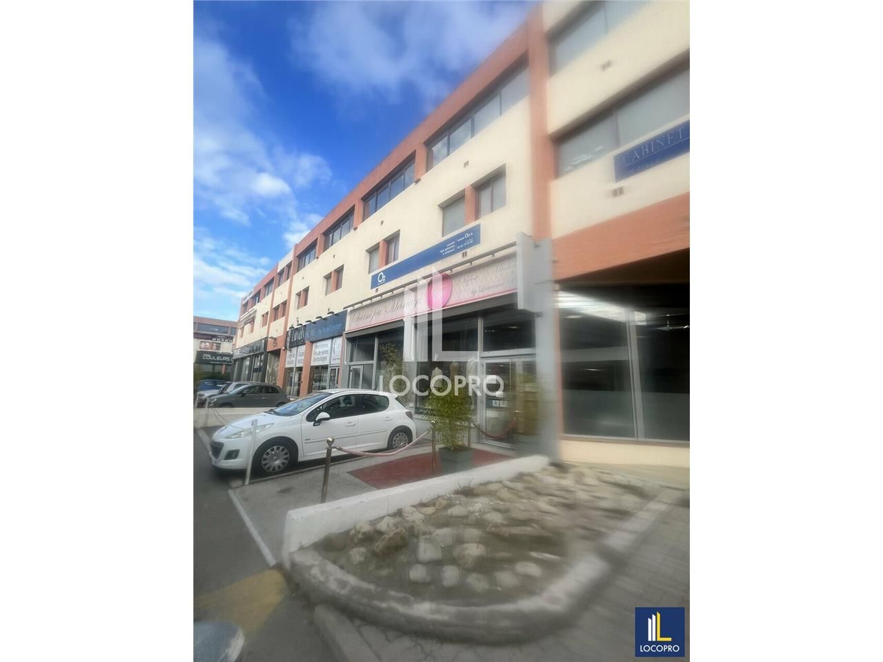 A CEDER - LOCAL COMMERCIAL - 200 M2 - MANDELIEU LES TOURRADES 