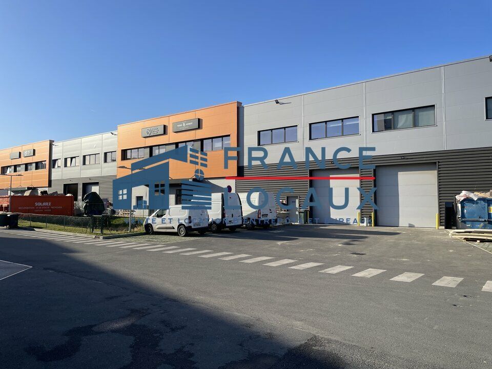 Location local d''activites 850 m² non divisibles