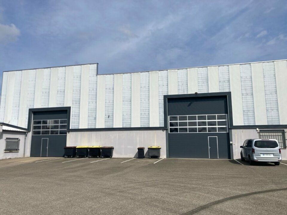 Vente local d''activites 2530 m² non divisibles