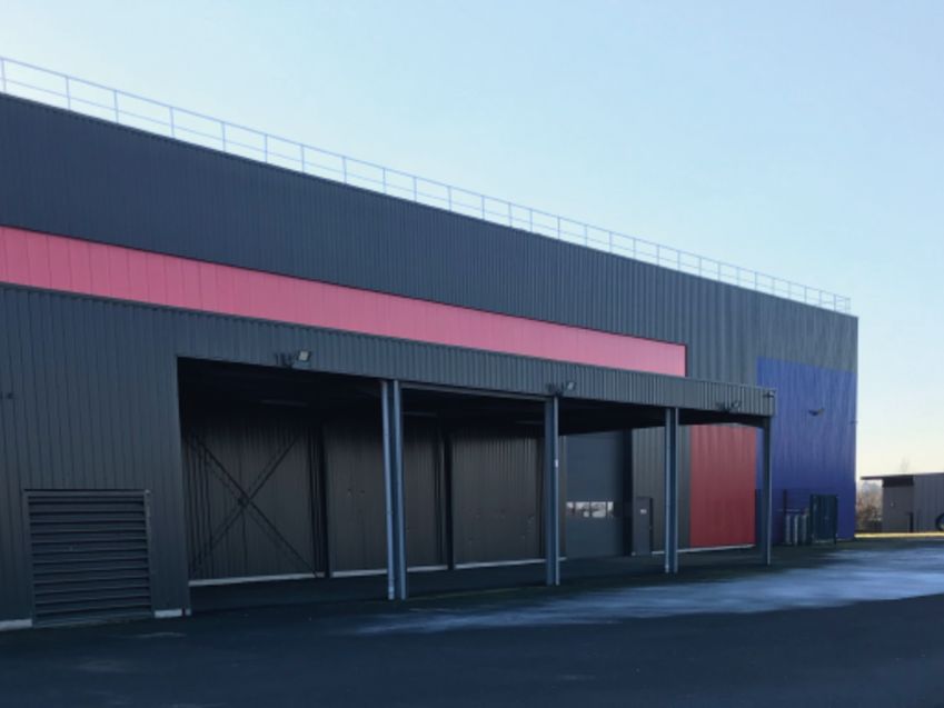 Location local d''activites 3800 m² non divisibles