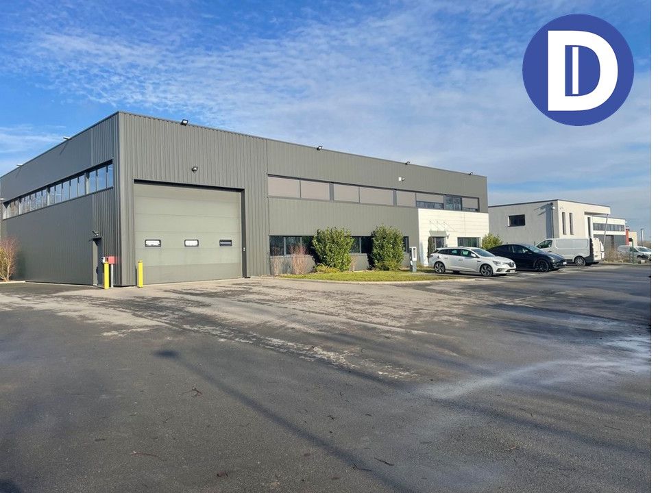 Location activites 832.00 m² non divisibles