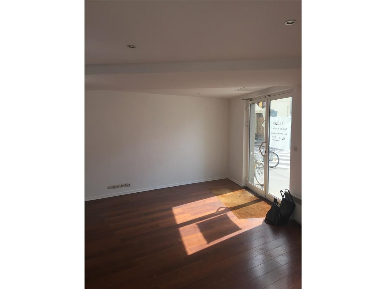 LOCAL COMMERCIAL - DIJON CENTRE - A LOUER