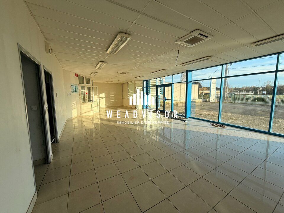 Location local commercial 218 m² non divisibles