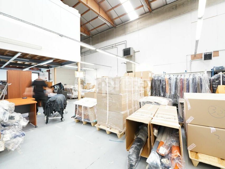 Location local d''activites 540 m² non divisibles