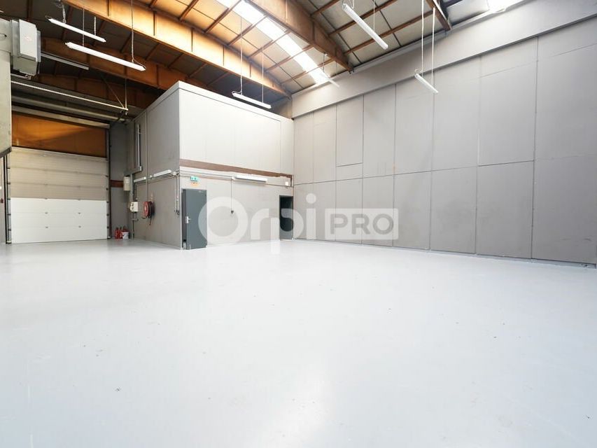 Location local d''activites 206 m² non divisibles