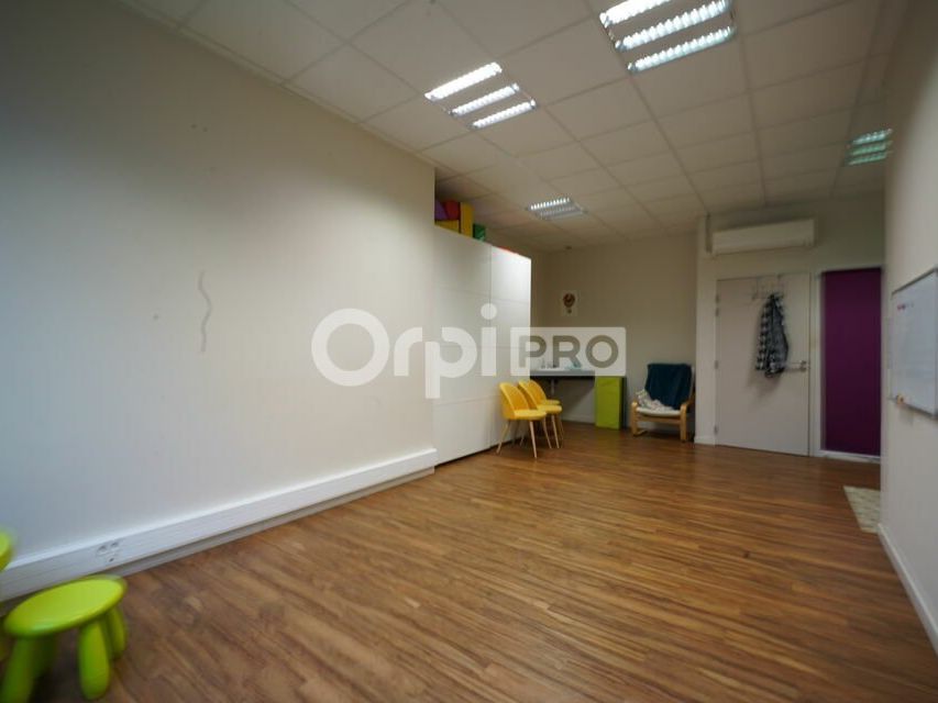 Location local professionnel 30.35 m² non divisibles