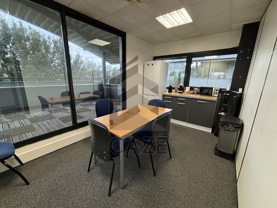 BUREAUX AVEC TERRASSE PRIVATIVE - FLOIRAC 