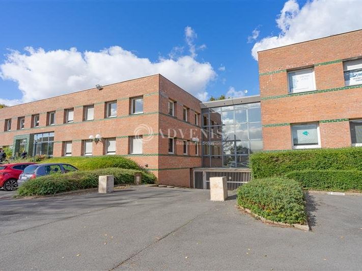 BUREAUX A LOUER DE 121 M² A 274 M² - PROCHE DES AUTOROUTES