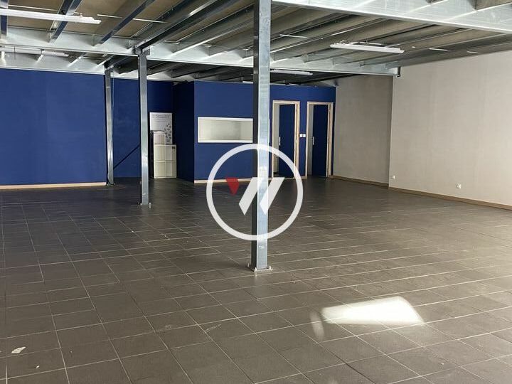 LOCAL D'ACTIVITÉ 347 m² – GÉMENOS – BELLE VISIBILITÉ & ACCÈS PL – PARKING PRIVÉ
