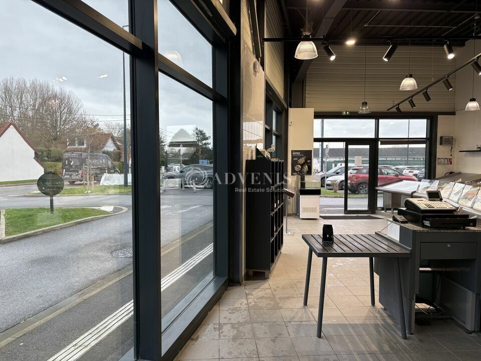 120 m² pour ce local commercial en location à Cucq