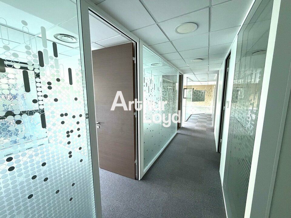 Bureaux à louer de 308 m² avec des prestations prime